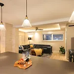 Deja Blue- Free Garage Parking * زادار