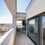 Apartment Deja Blue- Free Garage Parking