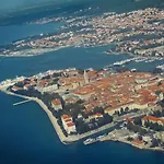 Deja Blue- Free Garage Parking 아파트 *