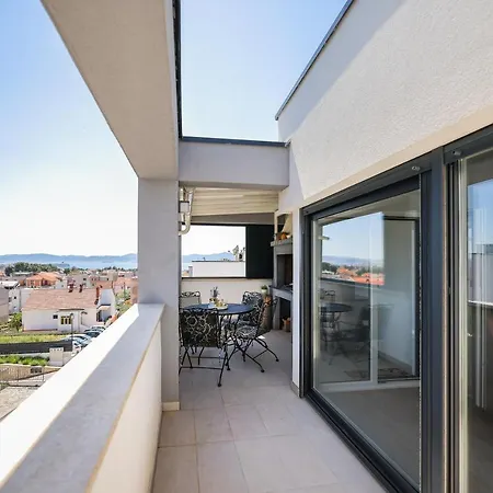 Apartment Deja Blue- Free Garage Parking