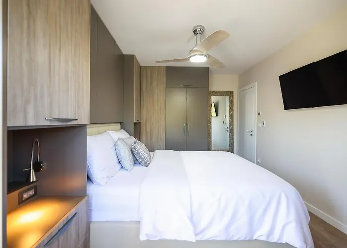 Apartment Deja Blue- Free Garage Parking