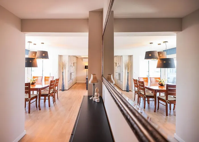 Deja Blue- Free Garage Parking Apartment *