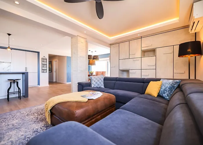 Deja Blue- Free Garage Parking Zadar