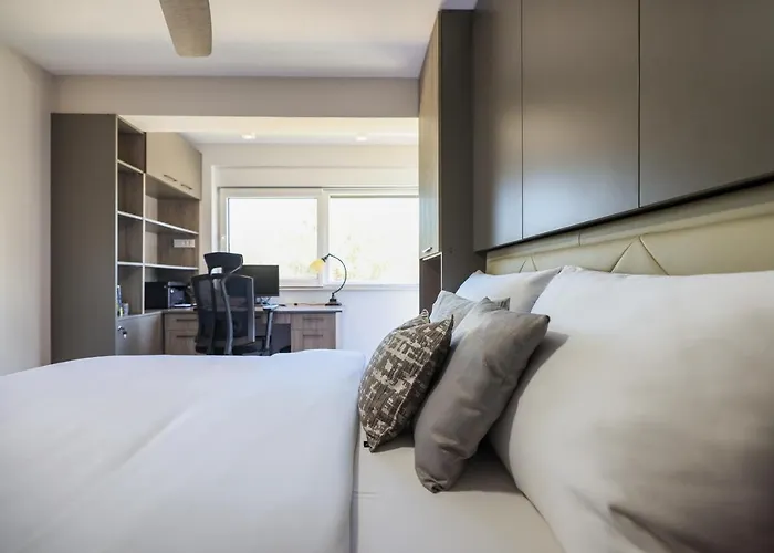 Deja Blue- Free Garage Parking Zadar